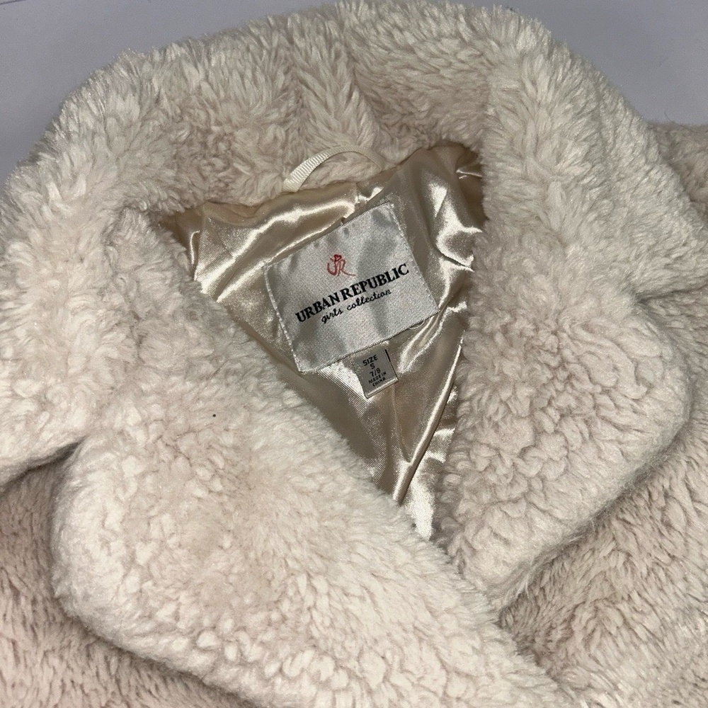 URBAN REPUBLIC Jacket Girls Size 7/8 Off White Faux Fur‎ Fuzzy Cozy Warm